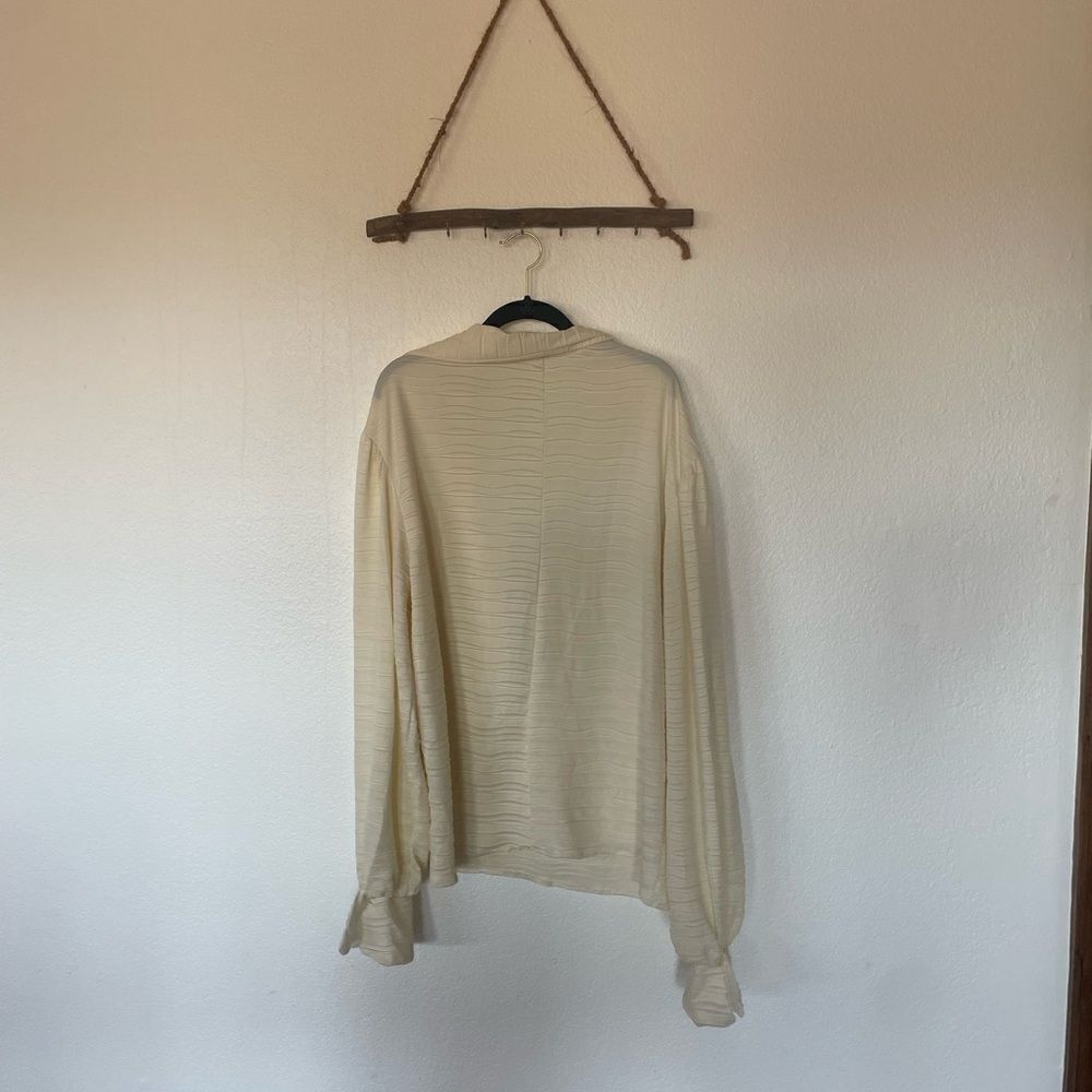 White textured tunic - Picture 7 of 7